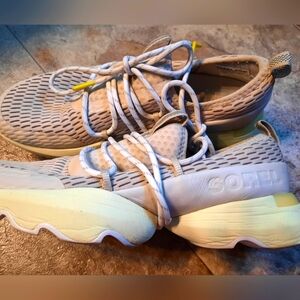Size 7 Kinetic Lite Sorel sneakers. Gray and cream with fun lime accents.